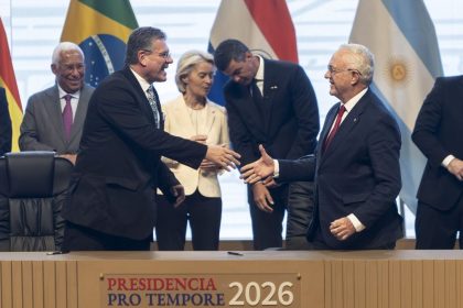 apos-26-anos,-mercosul-e-ue-assinam-tratado-historico-de-livre-comercio