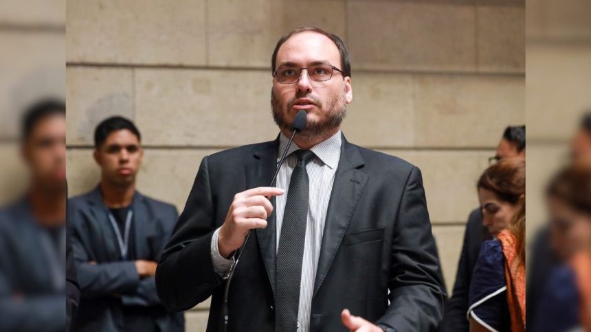 prefeito-e-ex-governador-diz-que-candidatura-de-carlos-bolsonaro-ao-senado-por-sc-e-loucura