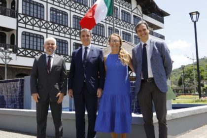 embaixador-da-italia-faz-visita-inedita-a-blumenau