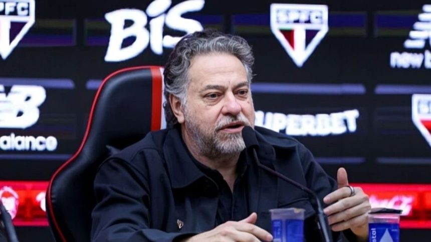 julio-casares-confirma-renuncia-e-deixa-a-presidencia-do-sao-paulo;-veja-quem-assume