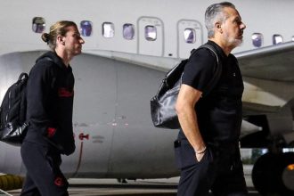 aviao-do-flamengo-voa-40-minutos-em-circulos-para-pousar-em-sp-antes-da-estreia-no-brasileirao