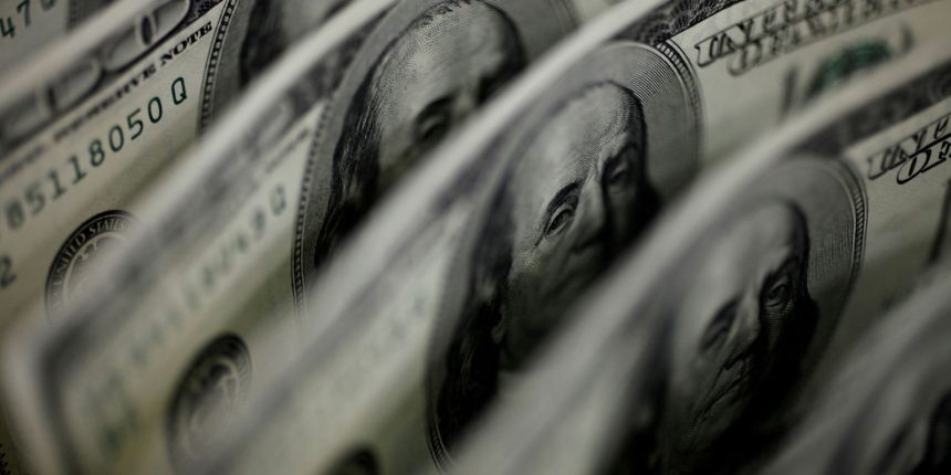 dolar-sobe-para-r$-5,24-apos-indicacao-de-trump-ao-bc-dos-eua