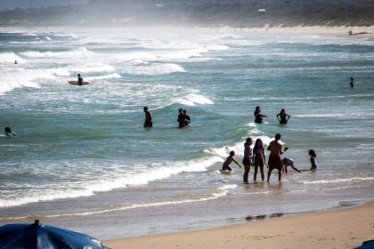praia-queridinha-pelos-surfistas-segue-impropria-para-banho-e-acende-alerta-em-florianopolis