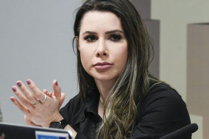 caroline-de-toni-deixa-o-pl-apos-perder-espaco-na-corrida-pelo-senado-em-sc