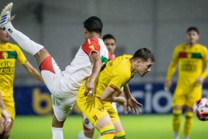 brusque-faz-gol-nos-acrescimos,-vence-o-concordia-nos-penaltis-e-avanca-as-semifinais