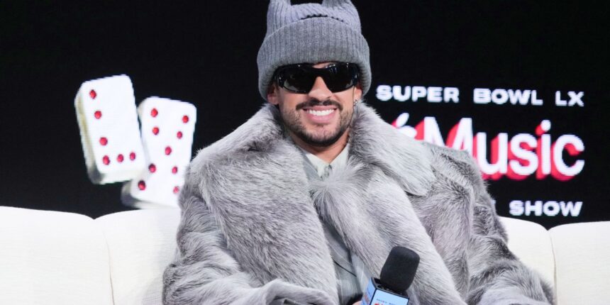 bad-bunny,-vencedor-do-grammy-e-critico-de-trump,-canta-no-super-bowl