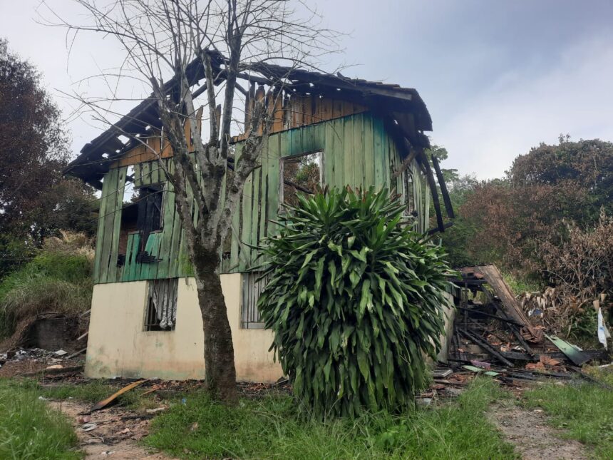 homem-acusado-por-matar-desafeto-a-facadas-enquanto-dormia-e-condenado-em-sc