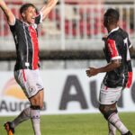 jec-volta-a-vencer-apos-mais-de-100-dias-e-ganha-sobrevida-no-quadrangular-da-morte