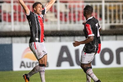 jec-volta-a-vencer-apos-mais-de-100-dias-e-ganha-sobrevida-no-quadrangular-da-morte