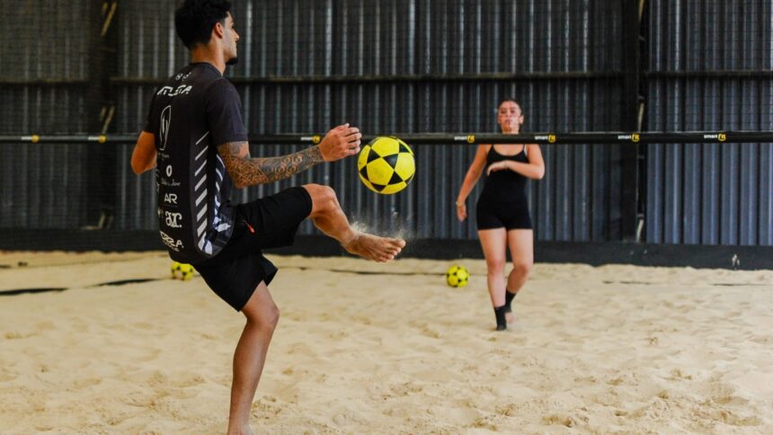 areia,-tecnica-e-paixao:-o-fenomeno-por-tras-do-crescimento-do-futevolei-em-florianopolis
