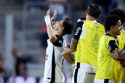 corinthians-e-eficiente-e-derrota-athletico-na-arena-da-baixada