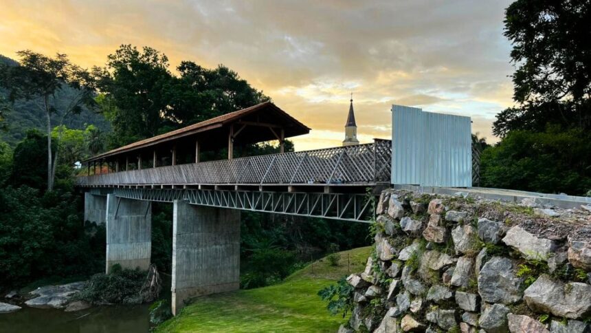 fotos:-obras-de-novo-cartao-postal-de-sc-entram-na-reta-final-com-adicional-de-r$-300-mil