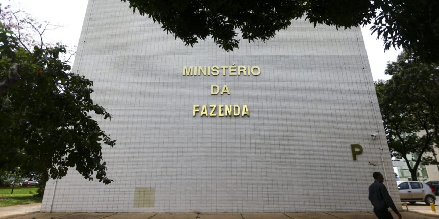 saida-de-haddad-do-governo-depende-de-reuniao-entre-lula-e-trump