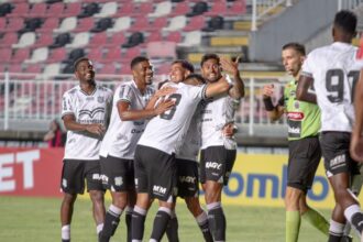 kayke-faz-2,-figueirense-vence-o-jec-e-ganha-sobrevida-no-rebaixamento