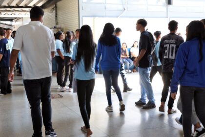 pe-de-meia:-mec-comeca-pagar-parcelas-incentivo-conclusao-e-enem