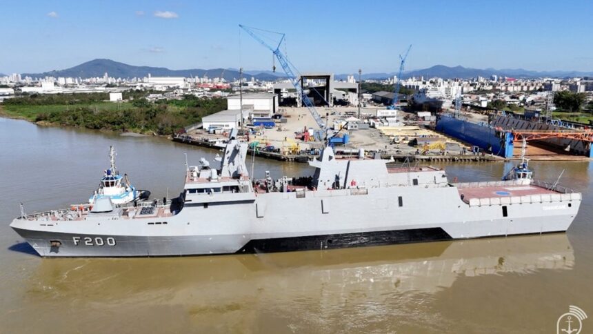 apos-anos-de-construcao,-navio-de-guerra-de-sc-enfrenta-testes-decisivos-antes-da-entrega