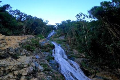 recanto-em-meio-a-natureza-esconde-cachoeira-com-agua-cristalina-de-mais-de-200-metros-em-sc