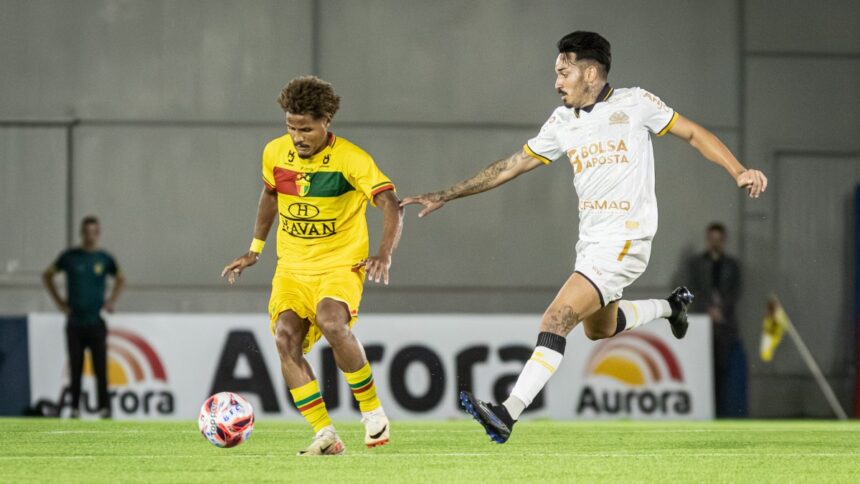 com-golaco-de-jhonata-robert,-criciuma-bate-o-brusque-fora-e-esta-na-final-da-taca-acesc