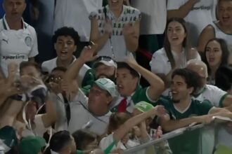 palmeiras-x-sao-paulo:-pipa-do-corinthians-e-destruida-por-torcedores-na-arena-barueri