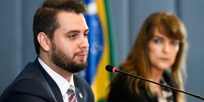 moraes-manda-filipe-martins-voltar-para-presidio-no-parana