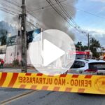 video:-incendio-de-grandes-proporcoes-mobiliza-bombeiros-e-bloqueia-acesso-a-br-470-em-blumenau
