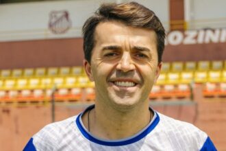 recusou-colocar-o-filho-do-presidente:-tecnico-portugues-demitido-no-brasil-causa-repercussao