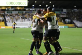 e-campeao!-com-emocao,-criciuma-bate-o-camboriu-nos-penaltis-e-conquista-a-taca-acesc