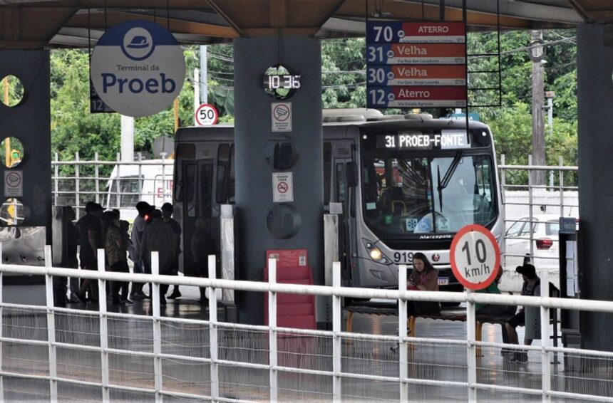 passagem-de-onibus-sobe-para-r$-7-em-blumenau-para-pagamento-em-dinheiro