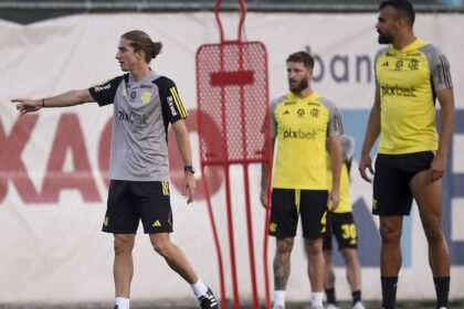 time-catarinense-da-serie-d-procura-o-treinador-filipe-luis-para-contrata-lo