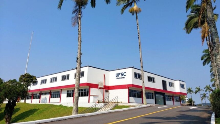 sem-restaurante,-alunos-da-ufsc-blumenau-ficam-sem-alimentacao;-mpf-cobra-solucao-urgente