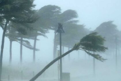 chuvas-de-100-mm-e-ventos-intensos-colocam-14-estados-em-alerta-de-perigo-neste-sabado-(21)