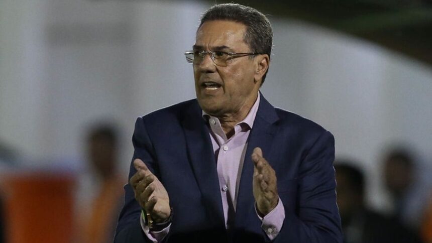 vanderlei-luxemburgo-passa-por-exames-apos-internacao-em-uti:-cuidados-medicos-normais