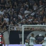 video:-hugo-souza-faz-milagre-apos-voleio-de-arrascaeta-em-corinthians-x-flamengo
