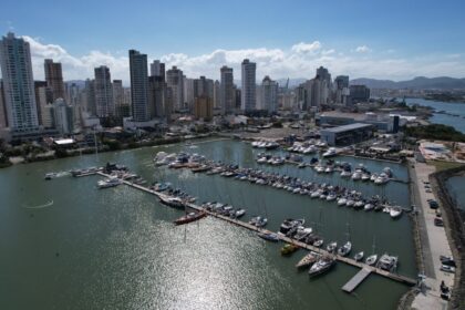 cidade-rica-de-sc-deve-repetir-boom-que-valorizou-area-portuaria-de-luxo-na-argentina