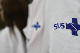 marco-azul:-exames-para-rastrear-cancer-de-intestino-triplicam-no-sus