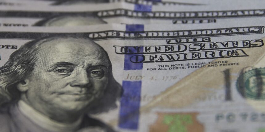 oriente-medio:-dolar-sobe-para-r$-5,25-com-retorno-das-tensoes
