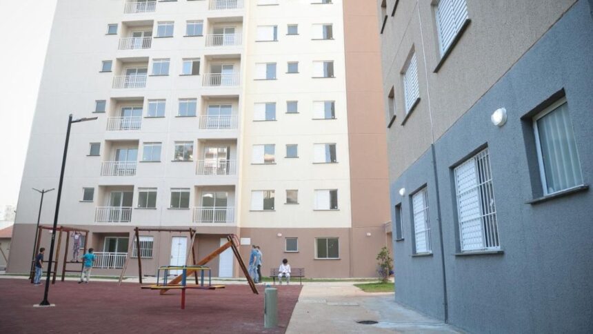 mais-de-350-familias-recebem-chaves-da-casa-propria-apos-investimento-de-r$-88,5-milhoes-em-sp
