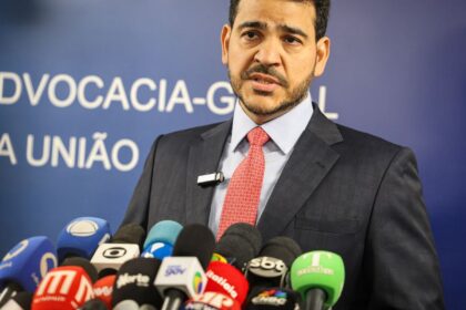lula-deve-enviar-nesta-terca-ao-senado-indicacao-de-messias-ao-stf