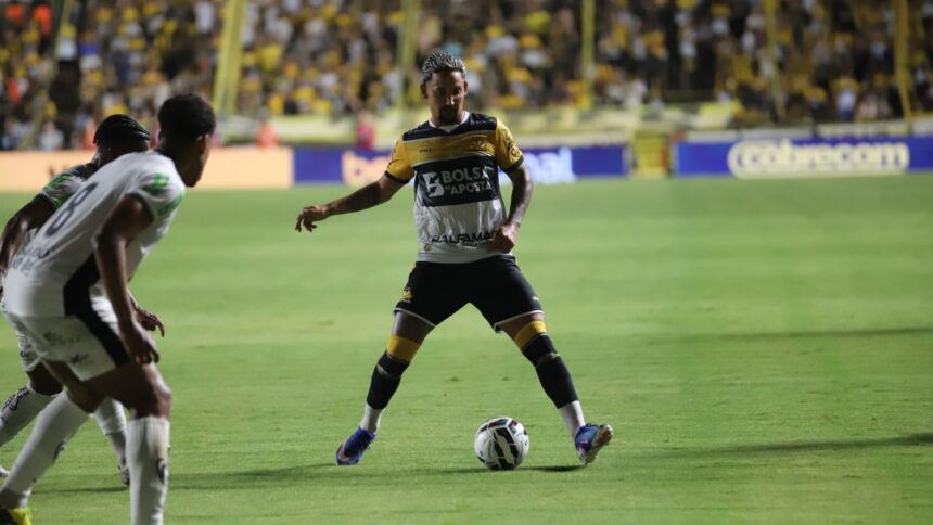 com-um-a-mais-no-2o-tempo,-criciuma-busca-empate-contra-o-athletic-em-casa-pela-serie-b