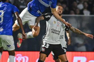 barra-perde-para-o-corinthians-com-gol-de-lingard-no-maior-publico-da-ressacada-em-2026
