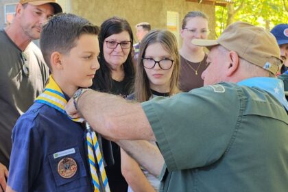 heroi-aos-13-anos:-adolescente-recebe-a-maior-honraria-do-escotismo-apos-salvar-jovem-em-sc