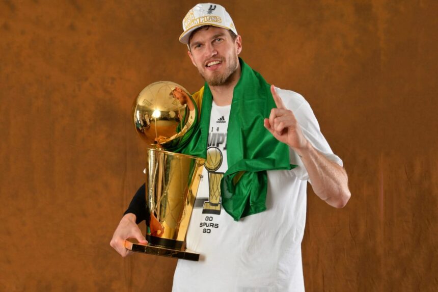 catarinense-tiago-splitter-se-torna-o-primeiro-brasileiro-a-vencer-um-jogo-de-playoffs-da-nba