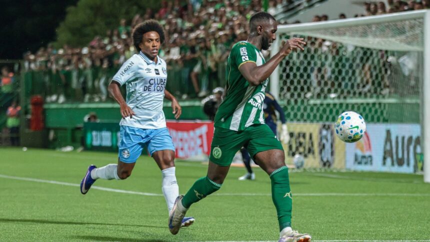 gremio-e-chapecoense-negociam-amistoso-durante-pausa-da-copa-do-mundo-de-2026