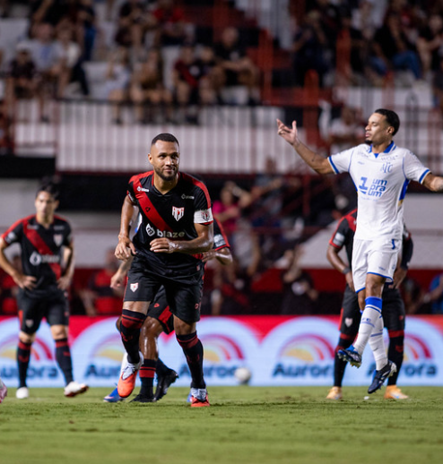 avai-falha-nos-detalhes-e-perde-para-o-atletico-go-em-goiania