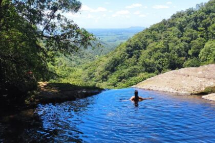video:-cachoeira-com-borda-infinita-vira-destaque-turistico-com-vista-de-tirar-o-folego-em-sc