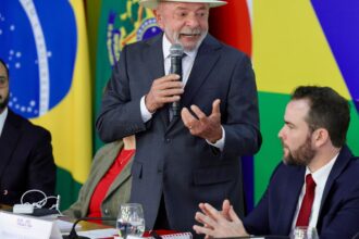 lula:-desenrola-brasil-ajudara-populacao-a-“tirar-corda-do-pescoco”