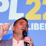 flavio-bolsonaro-ira-a-pre-estreia-de-documentario-sobre-o-pai-em-passagem-por-sc