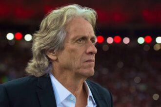 mais-bem-pago-do-mundo:-jorge-jesus-revela-escolha-que-impediu-presenca-na-selecao-brasileira