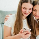 melhores-smartphones-para-presentear-no-dia-das-maes-2026:-8-modelos-que-valem-o-investimento