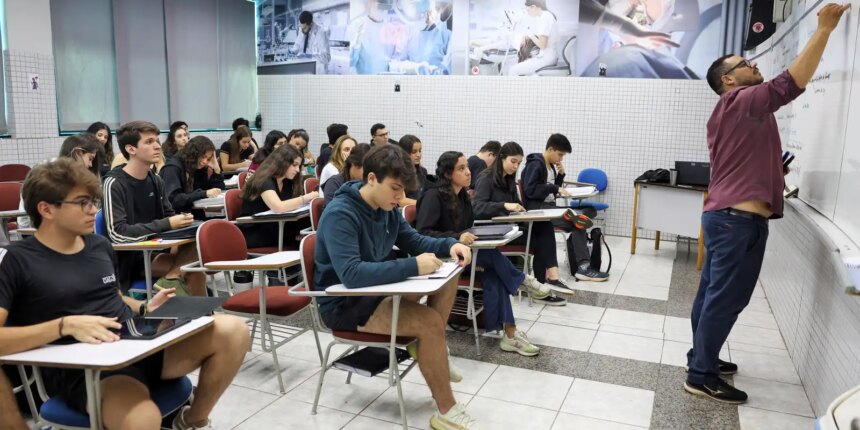 desenrola-fies:-estudante-pode-renegociar-divida-a-partir-desta-quarta